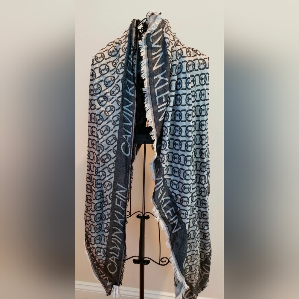 Calvin Klein Scarf Wrap Shawl Pashmina Black & Grey 48" x 48" Rayon NWT
